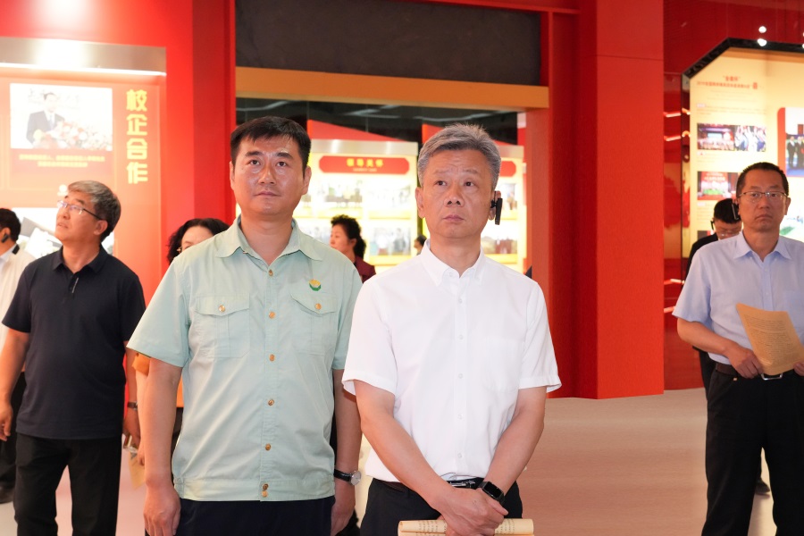 202406261719381036276041.jpg 2024.06.23全國政協(xié)委員、省政協(xié)副主席、民盟甘肅省委會主委劉仲奎蒞臨金徽股份調(diào)研.jpg