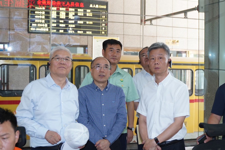 202406261719381084212988.jpg 2024.06.23湖北省政協(xié)副主席張柏青蒞臨金徽股份調(diào)研.jpg