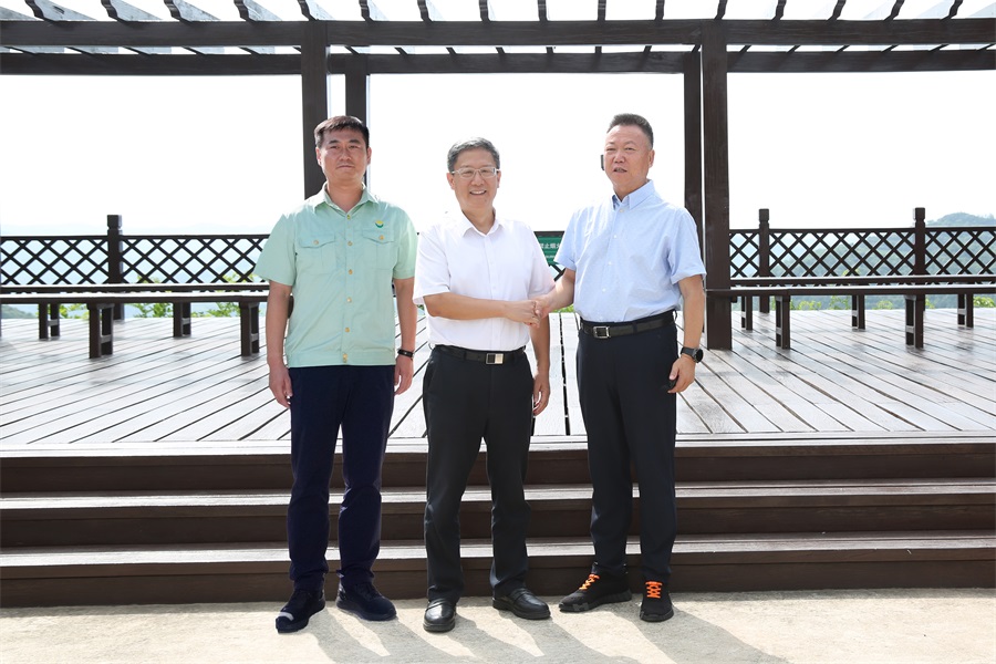 202407201721451060163252.jpg 2024.07.12全國人大常委會法制工作委員會副主任王瑞賀蒞臨金徽股份調(diào)研.jpg